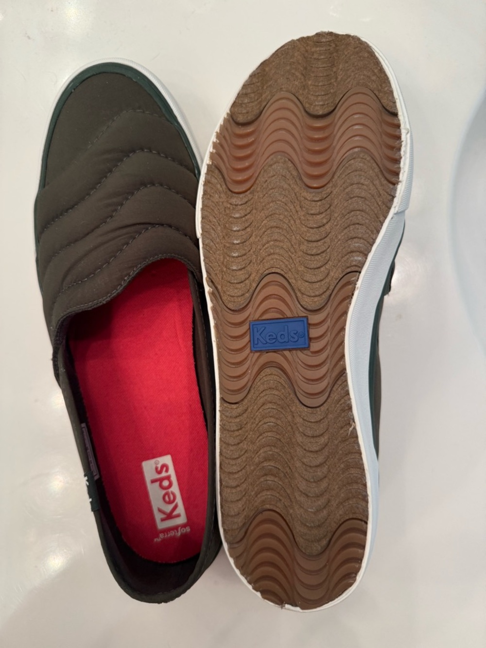 NWOT Keds Size 9 Quilted Olive Slip-On Sneakers - Picture 2 of 3